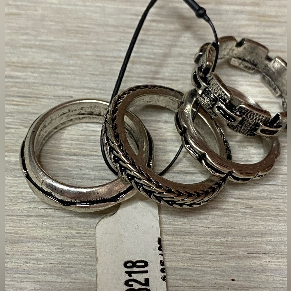 Free People Set the of 4 rings